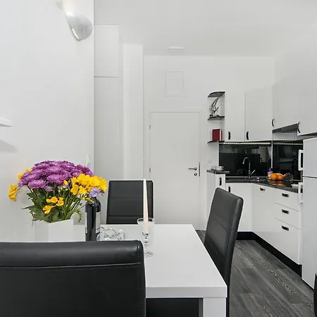 아파트먼츠 미핼라