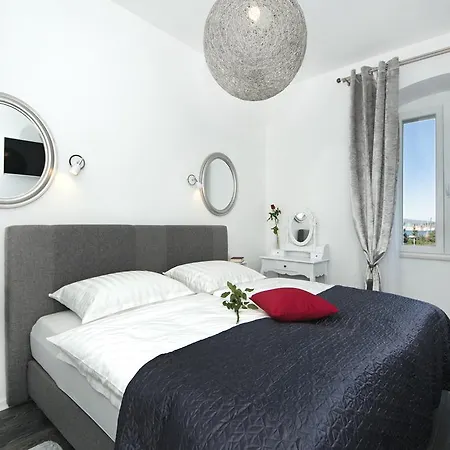 아파트 아파트먼츠 미핼라